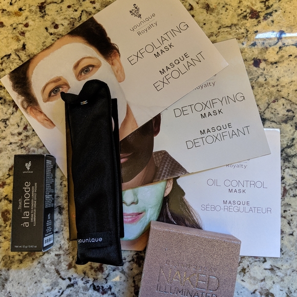 Assorted Makeup - Picture 1 of 6